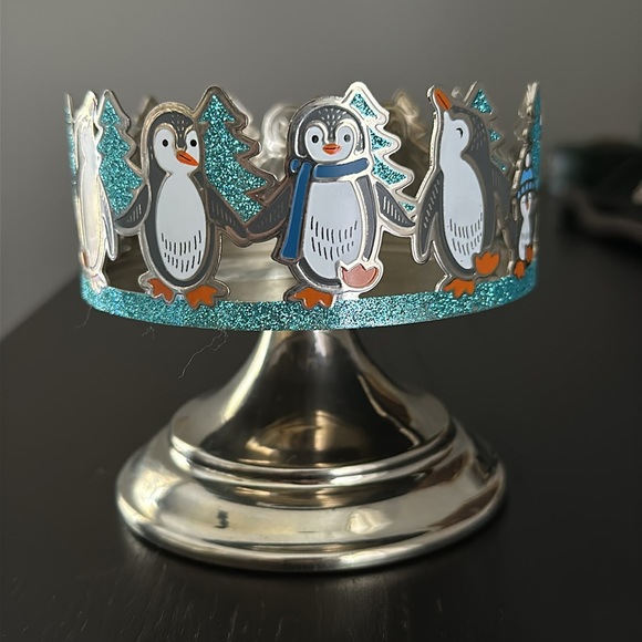 Silver and blue glitter penguin candle holder - Picture 2 of 3